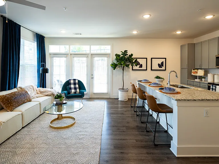 The Quincy Apartments — Photo 10