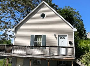 9 Pine St, Rensselaer, NY 12144