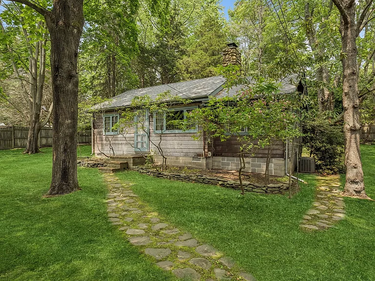 11 Richardson Ave — Photo 25