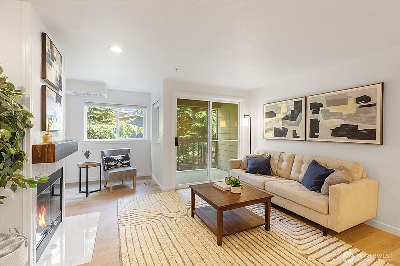 2nd image of 18523 68th Avenue NE #102