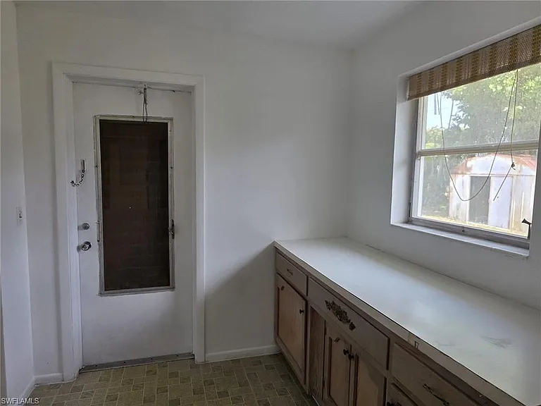 33 Broadway Cir — Photo 23