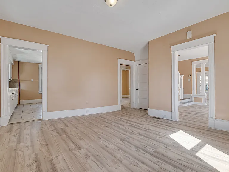 516 Hickory St — Photo 17