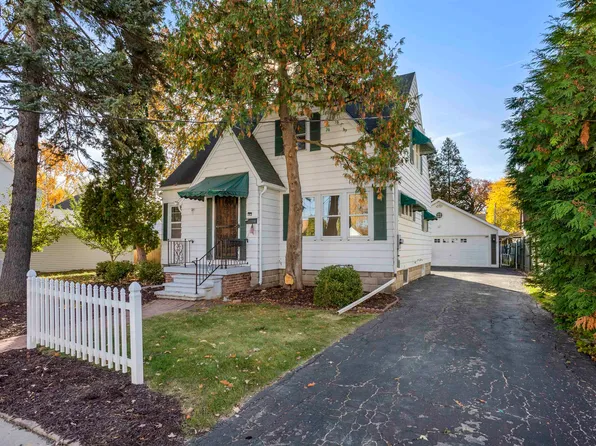 737 Lincoln St, Menasha, WI 54952