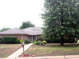 4415 W Country Club Dr, Stillwater, OK 74074