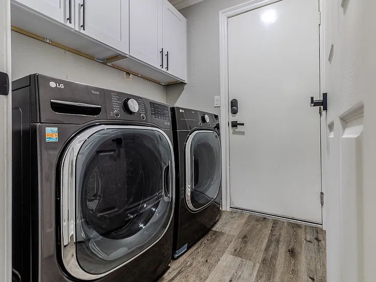 4302 Shetland Ln — Photo 29