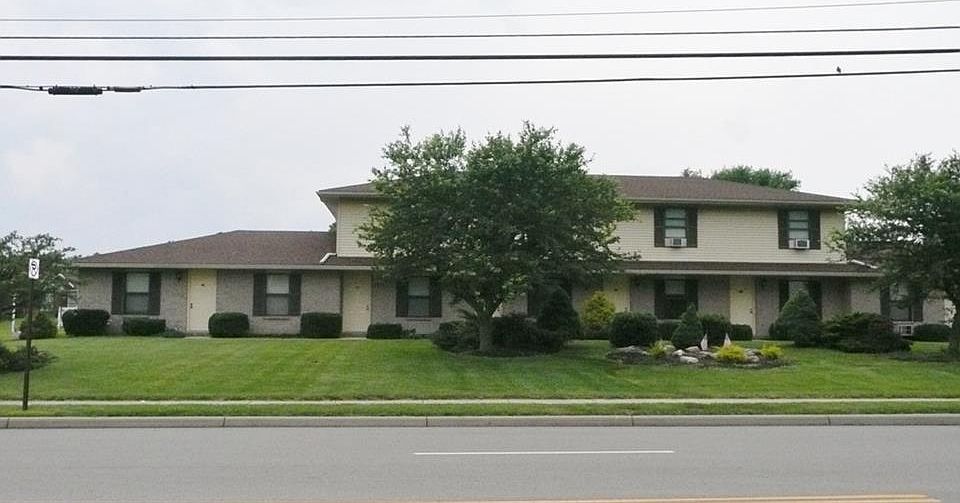 1st image of 410 N Sunset Dr
