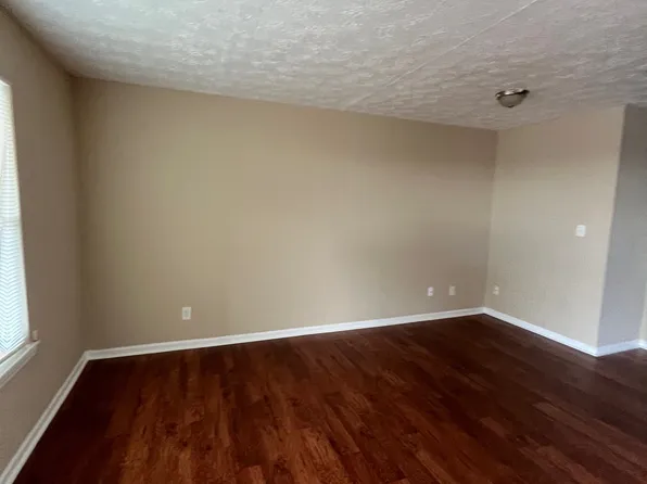 1966 Cambridge Dr #B, Lexington, KY 40504