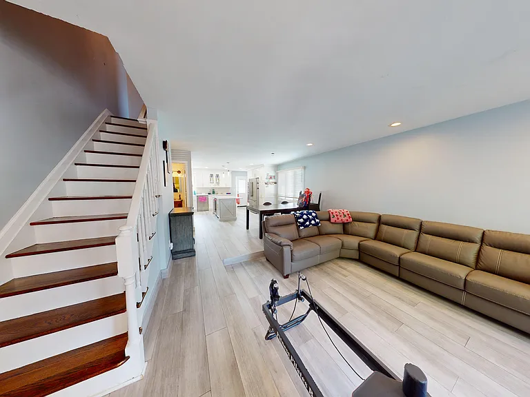 502 Winchester Ave — Photo 7