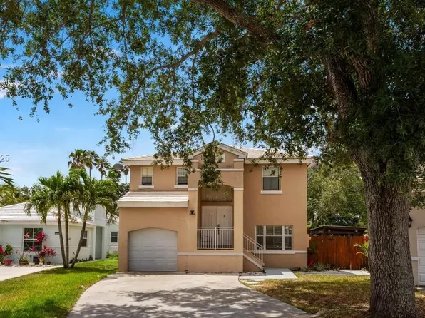 6800 Bayfront Cir, Margate, FL 33063