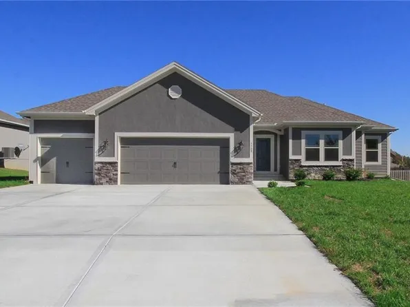 8911 N Monroe Ave, Kansas City, MO 64156