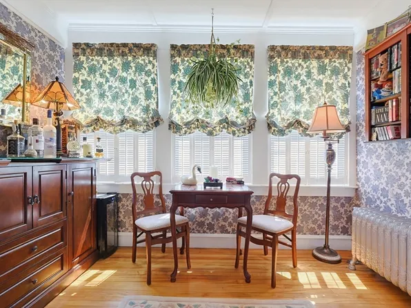 618 Robeson St, Fall River, MA 02720