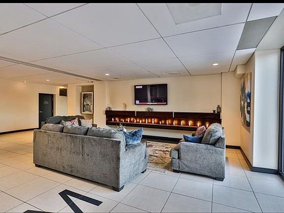 3rd image of 700 E 8th St #14
