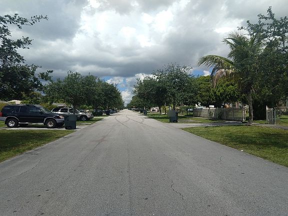4th image of 830 NW 124th St