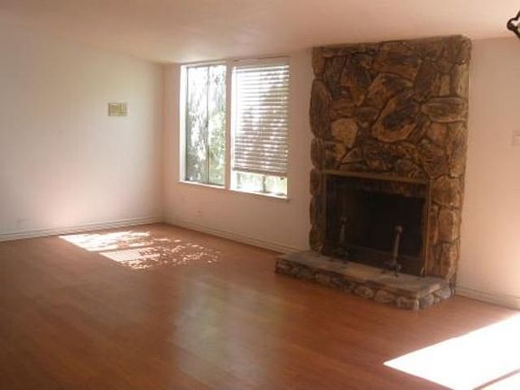 4th image of 7301 Villa Del Sol Ln