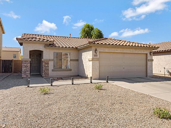 3rd image of 1575 E MADDISON Circle
