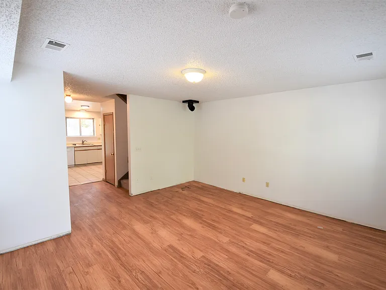 2927 Broadway St #4 — Photo 7