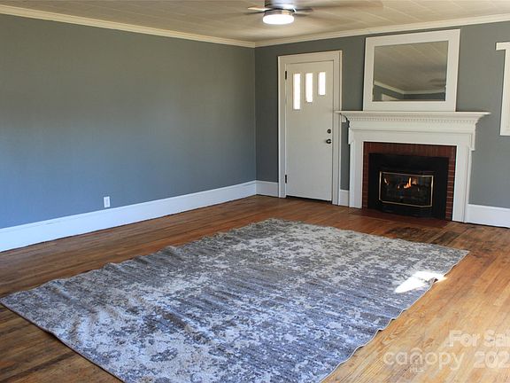 4th image of 203 Trout St