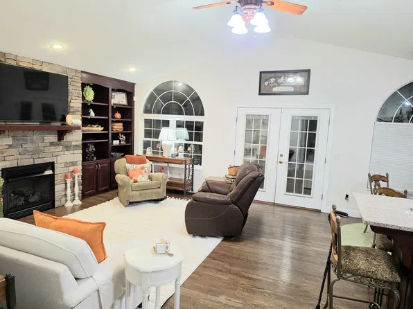48 Turnberry Ln, Parkersburg, WV 26101