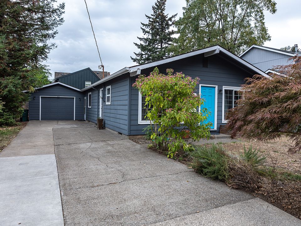 7421 SE Martins St.