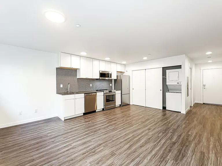 LYLA Eastlake Apartments — Photo 10