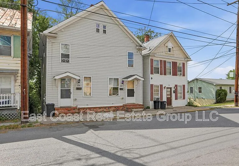 316 N High St — Photo 2