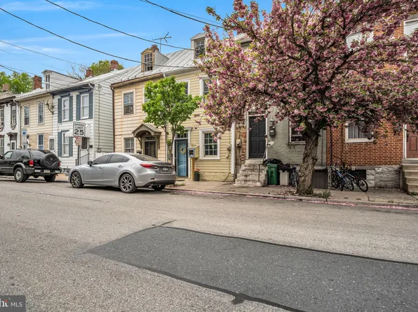 155 E Louther St, Carlisle, PA 17013