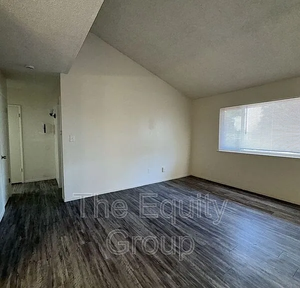 1432 W Elowin Ave — Photo 4