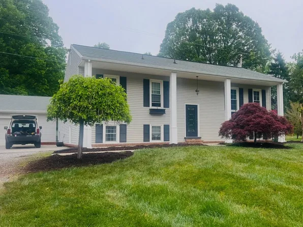 1365 Lilac Ln, Salem, VA 24153