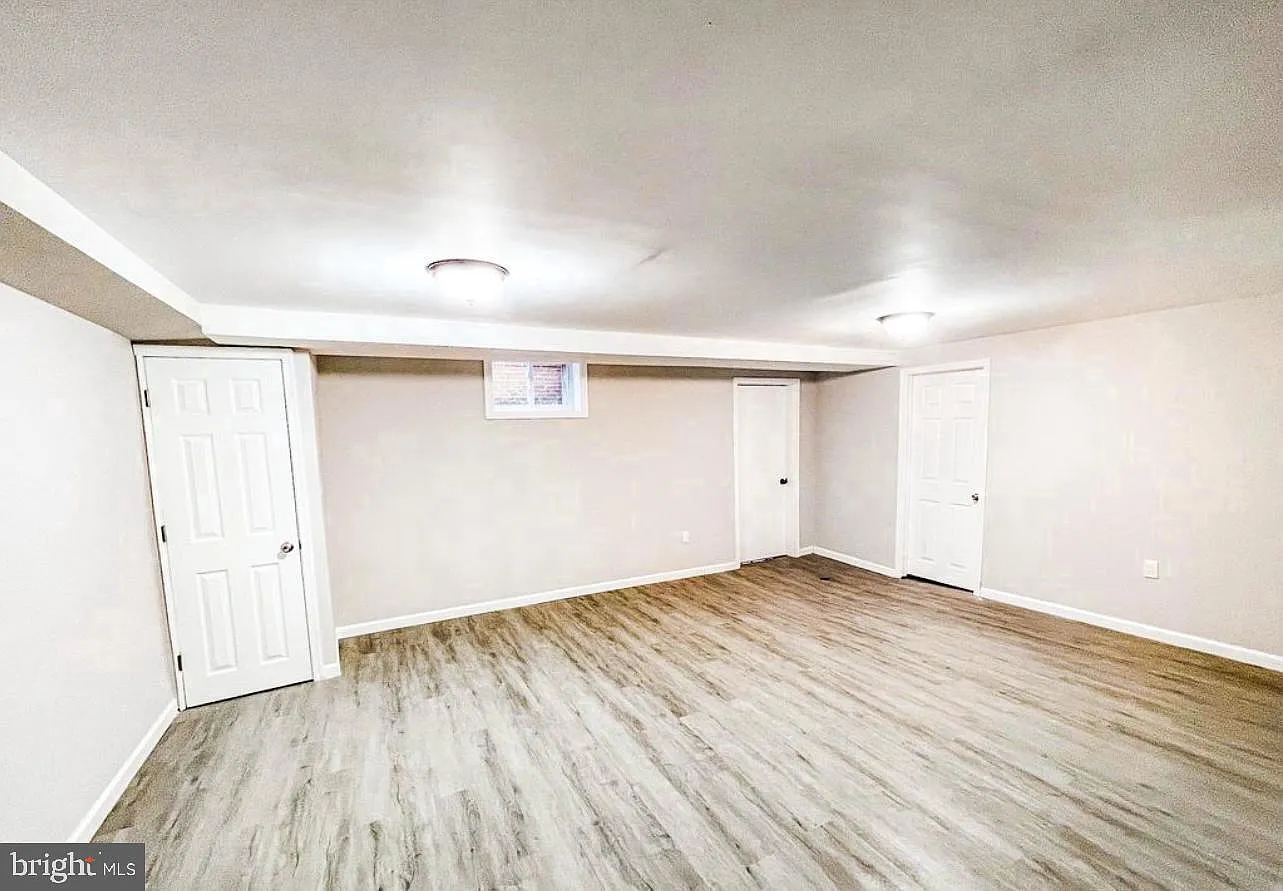 4 bed, 2.5 bath, 1700 sqft, $2,300 — Photo 3