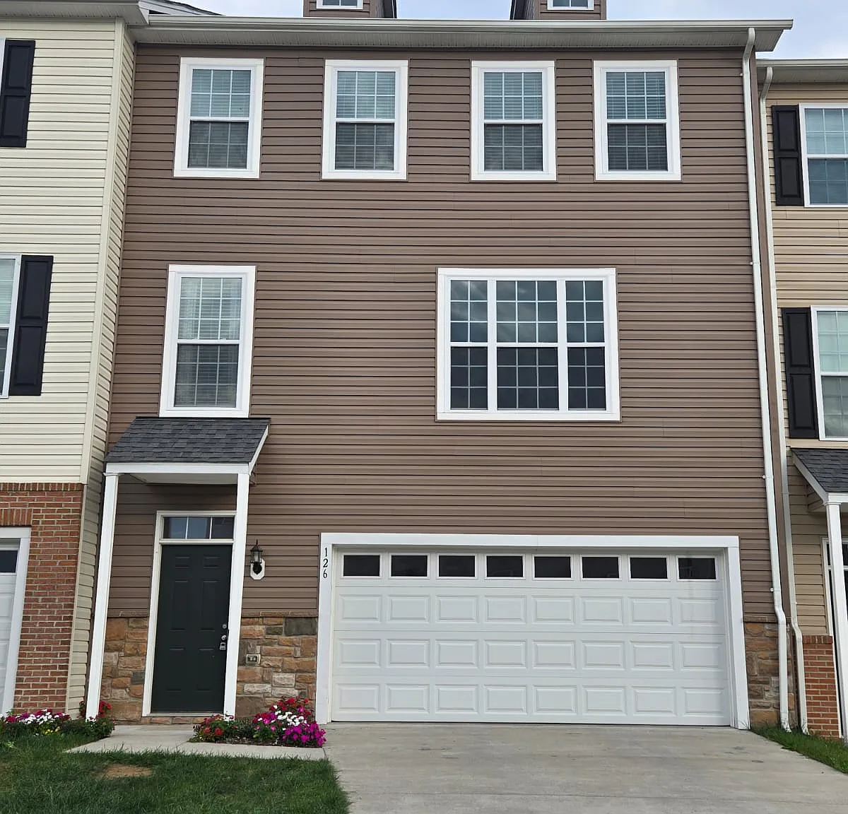 4 bed, 2188 sqft, $2,300 — Photo 1