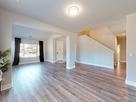 3rd image of 1258 Heavenly Cir