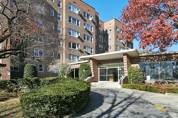 Sold by Re/Max In The City | media 5