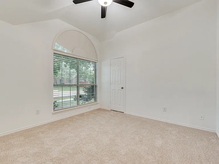 608 Regency Trl — Photo 26