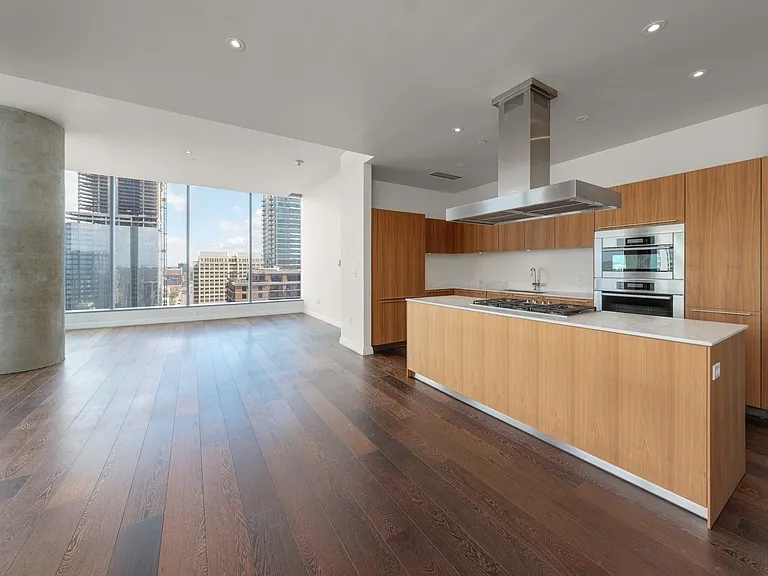 210 Lavaca St #2608 — Photo 6