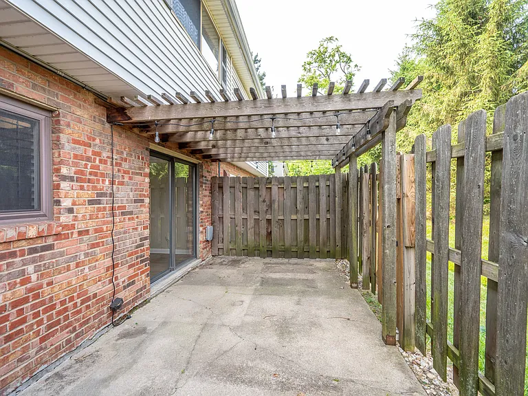 7752 Montgomery Rd #55 — Photo 35