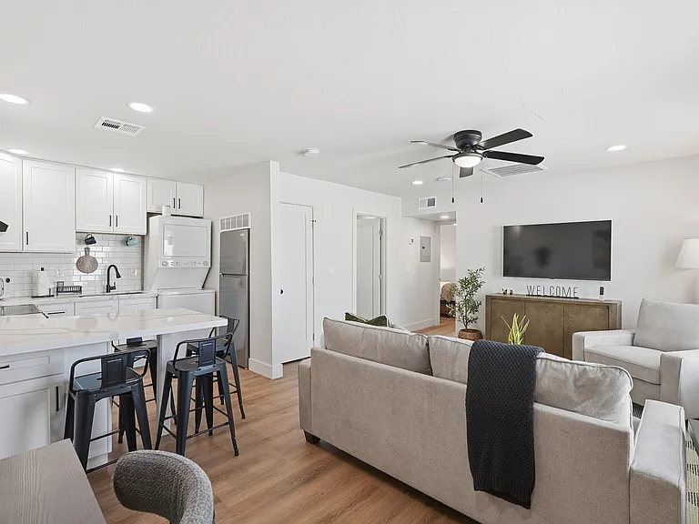 1417 E Roosevelt St #3 — Photo 11