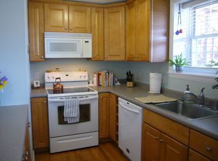 418 2nd St #1, Rollinsford, NH 03869