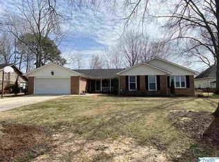 1802 Eastwood Dr SE, Decatur, AL 35601