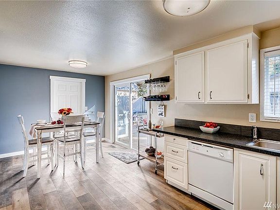 4th image of 8905 NE 141st St