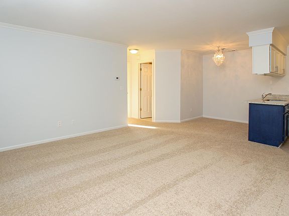 Living Rm & Dinning Area