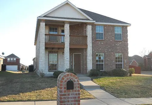 1100 Camelot Dr Photo 1
