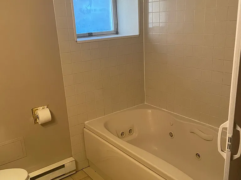 1711 Lancaster Ave #B — Photo 5