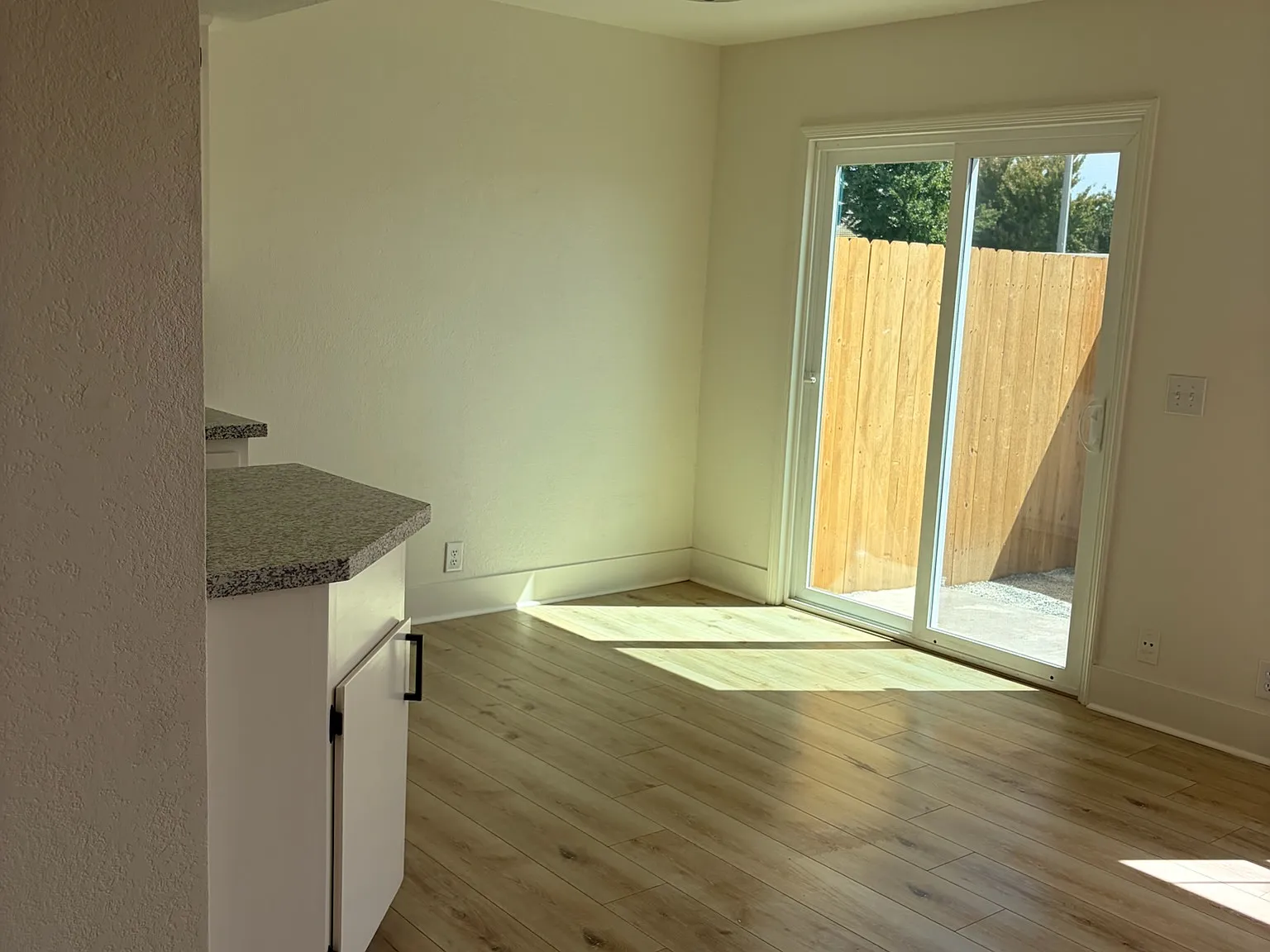 2 bed, 1.5 bath, 1100 sqft, $1,625 — Photo 4