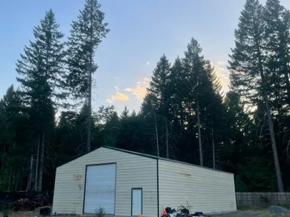 376 Pinewood Way, Cave Junction, OR 97523