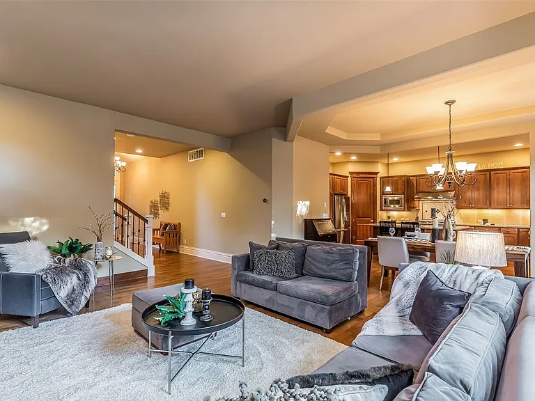 25831 SE 30th St — Photo 9