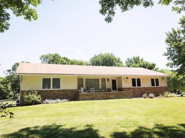 516 Pennsylvania Ave, Adrian, MN 56110