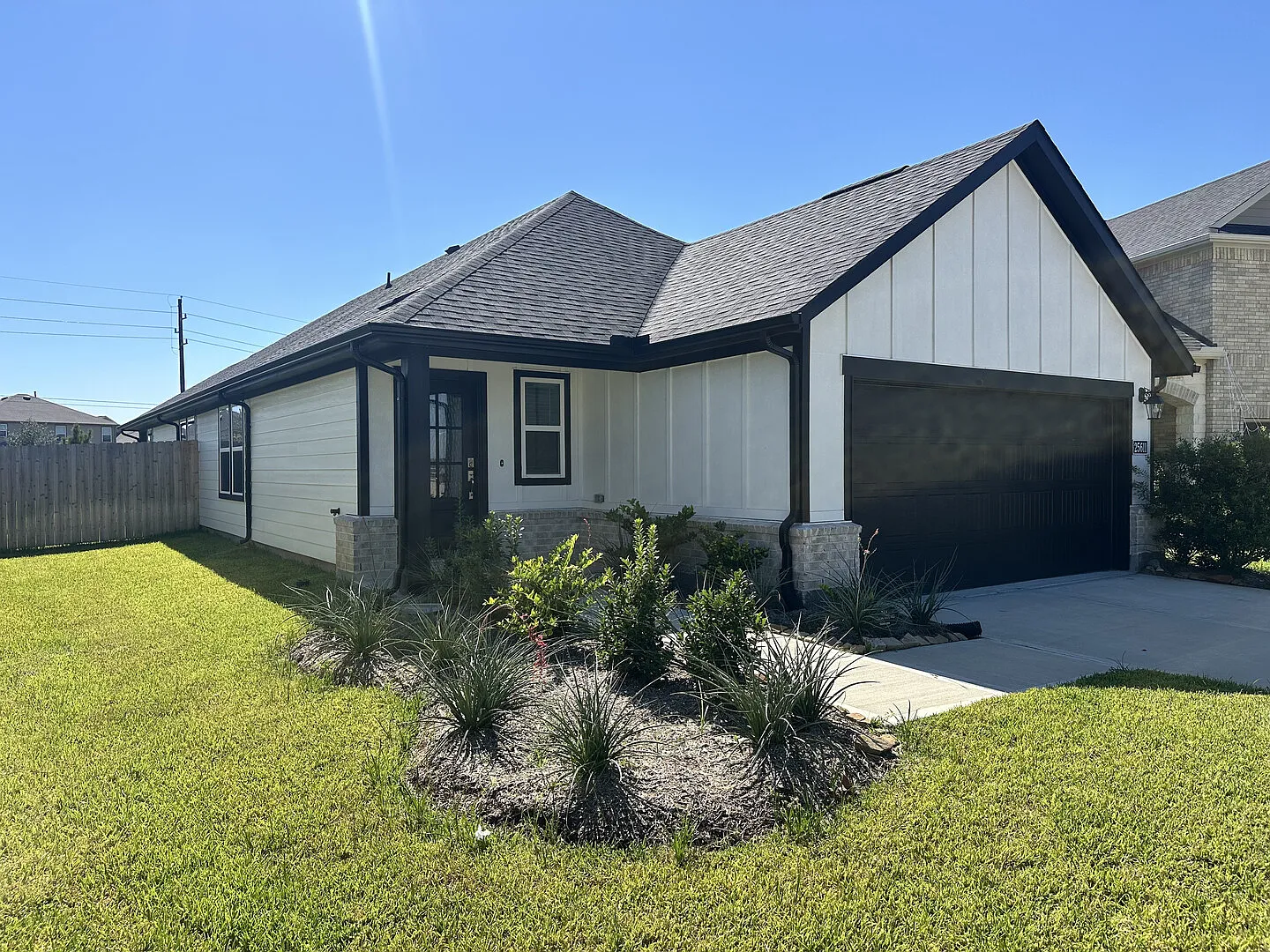 Modern 3-Bed Home in Katy, TX Large Lot & No Back Neighbors — Photo 1