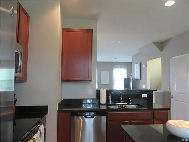 1518 Brookstone Pl — Photo 5