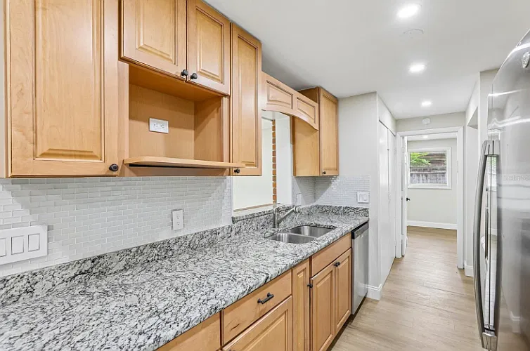 4 bed, 2.5 bath, 1713 sqft, $3,000 — Photo 3