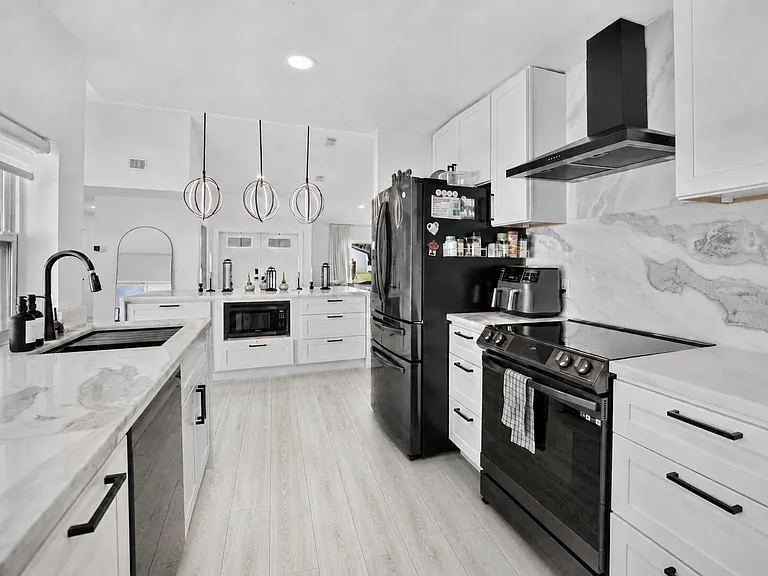 16709 SW 5th Ct — Photo 17